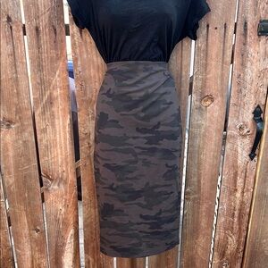 Sanctuary Camo Pencil Skirt Size XS NWT